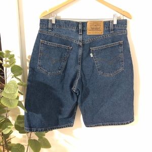 60’s White tab Levi’s 550 relaxed fit vintage jean shorts